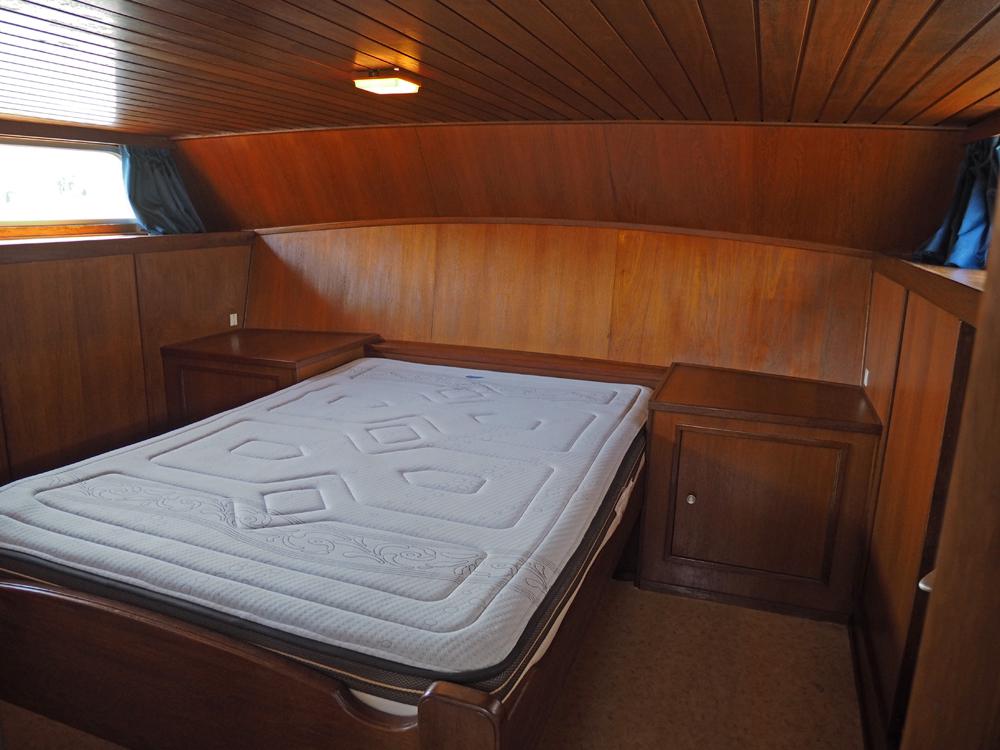Aft cabin, Accommodation